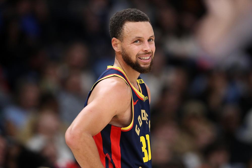 篮球比赛中 篮球比赛中